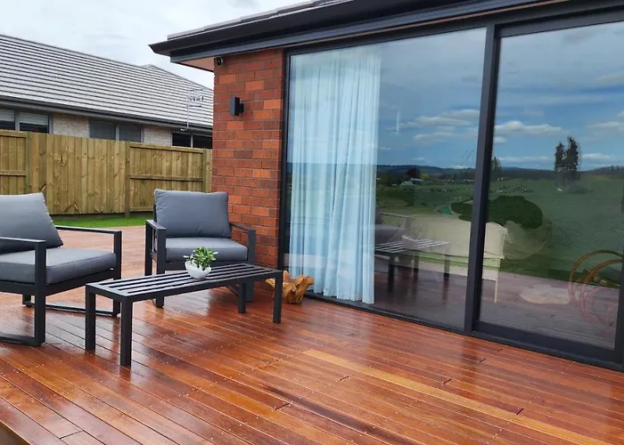 A Stunning Retreat In Rotorua! 로토루아